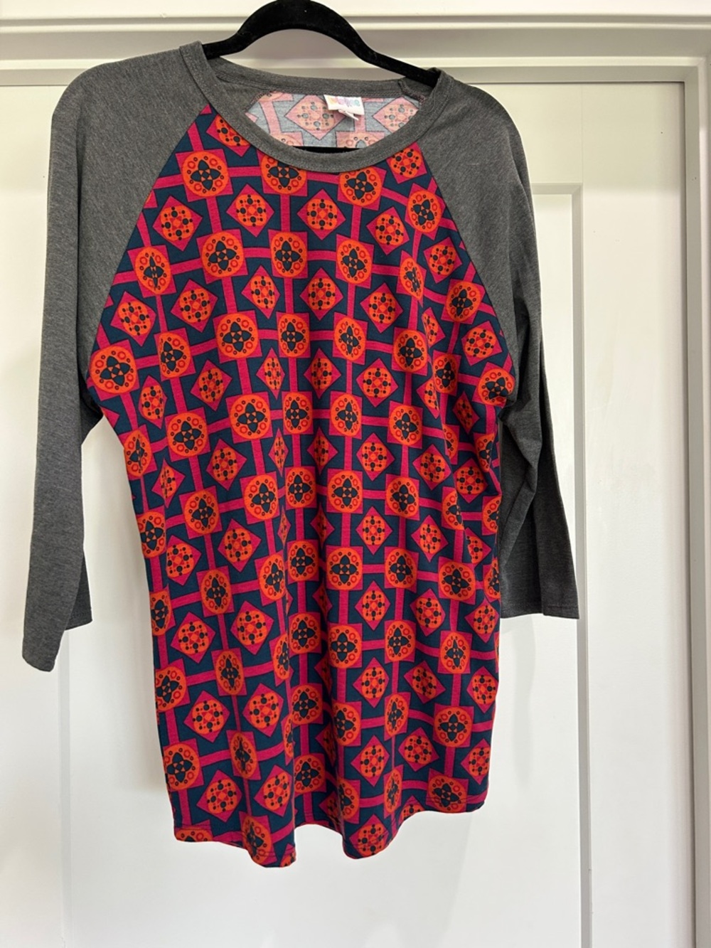 LuLaRoe Navy Tunic with Pink and Orange Geometric Motif xl